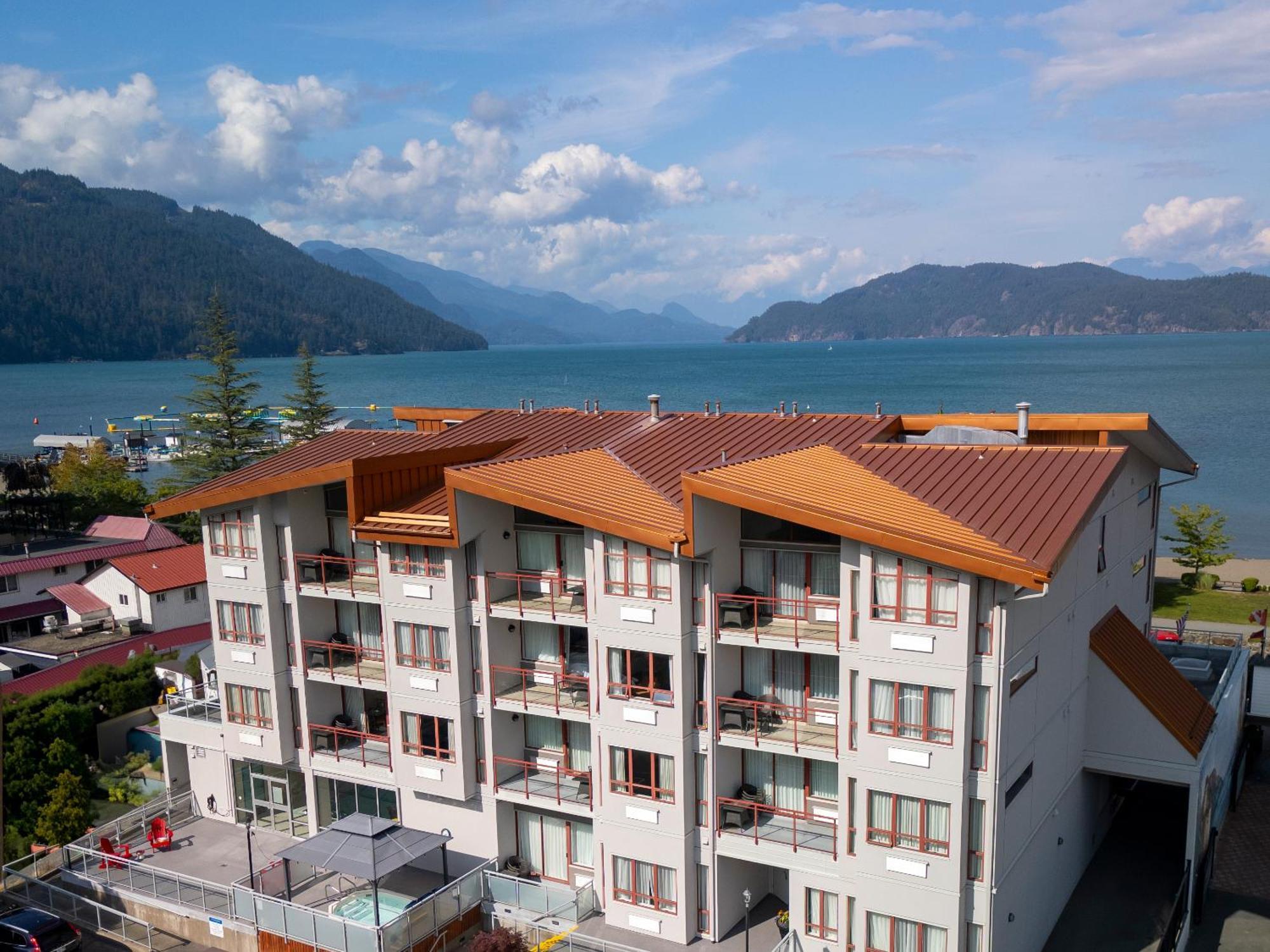 Harrison Beach Hotel Harrison Hot Springs Exterior foto